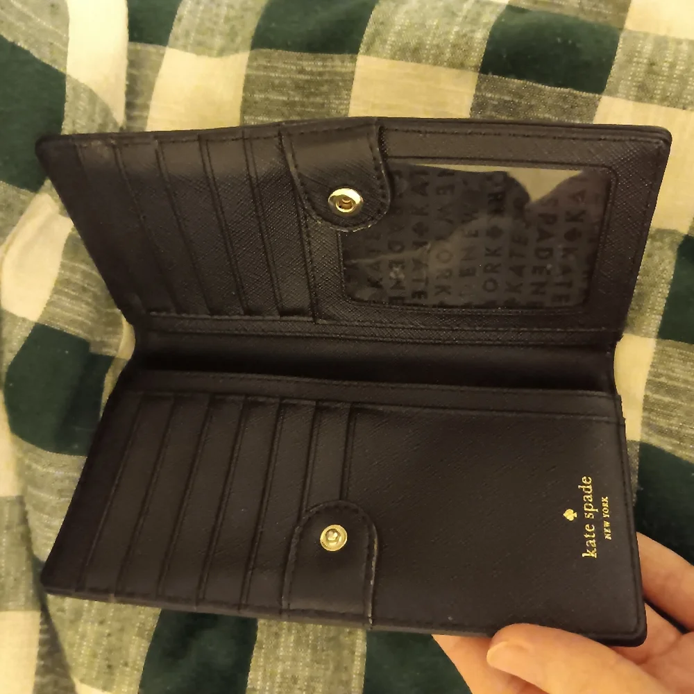 nwot Kate spade billfold, wallet - Picture 3 of 8